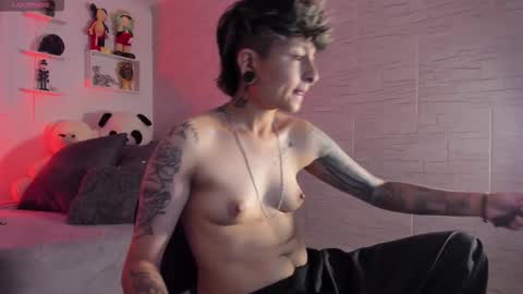 Snapshot of zuryramirez_ chatting on 10.16.25 Zury Ramirez online show from 10.16.25