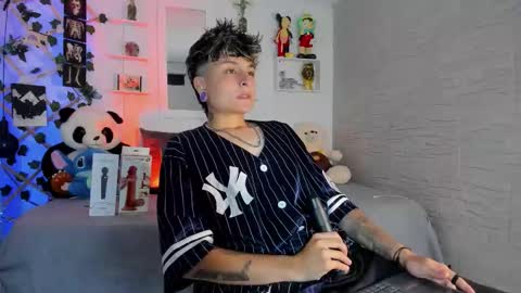 Snapshot of zuryramirez_ chatting on 10.22.25 Zury Ramirez online show from 10.22.25