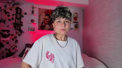 Snapshot of zuryramirez_ chatting on 10.26.25 Zury Ramirez online show from 10.26.25