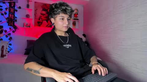 Snapshot of zuryramirez_ chatting on 11.01.25 Zury Ramirez online show from 11.01.25