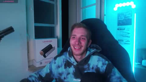 Zuzmoe online show from 12.03.25