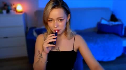 zuzzixx online show from 11.10.25