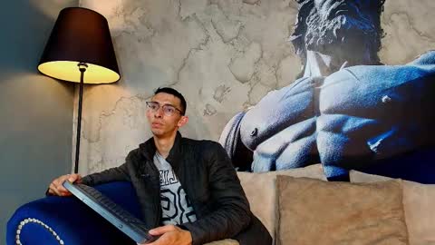 Zyro Nigth online show from 12.15.25