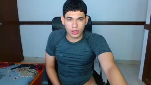 Snapshot of zyrosxk chatting on 05.10.26 antonio felipe online show from 05.10.26