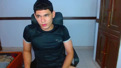 Snapshot of zyrosxk chatting on 05.17.26 antonio felipe online show from 05.17.26