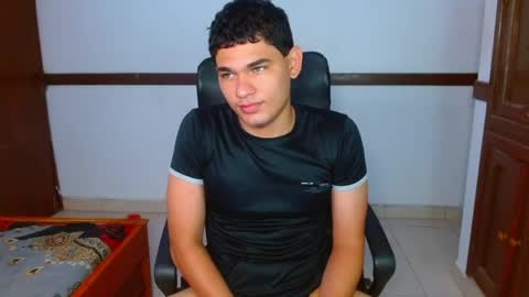 Snapshot of zyrosxk chatting on 05.18.26 antonio felipe online show from 05.18.26