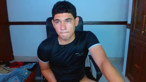 Snapshot of zyrosxk chatting on 05.19.26 antonio felipe online show from 05.19.26
