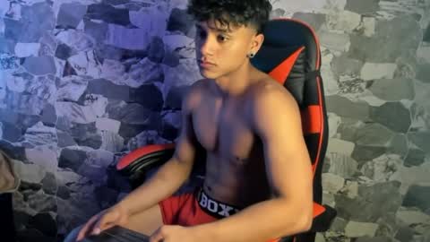 Snapshot of zyzz_1812 chatting on 05.21.26 zyzz_1812 online show from 05.21.26