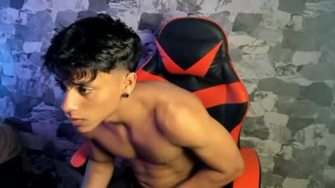 Snapshot of zyzz_1812 chatting on 05.23.26 zyzz_1812 online show from 05.23.26