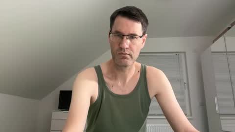 Snapshot of zzz123_cam chatting on 02.01.26 zzz123_cam online show from 02.01.26