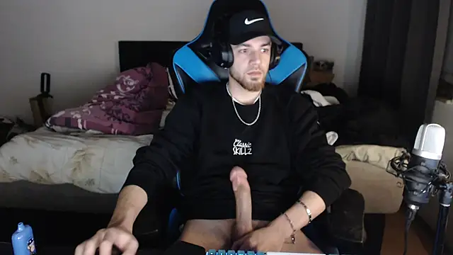 Snapshot of AlbanerYaro45 chatting on 12.10.24 AlbanerYaro45 online show from 12.10.24