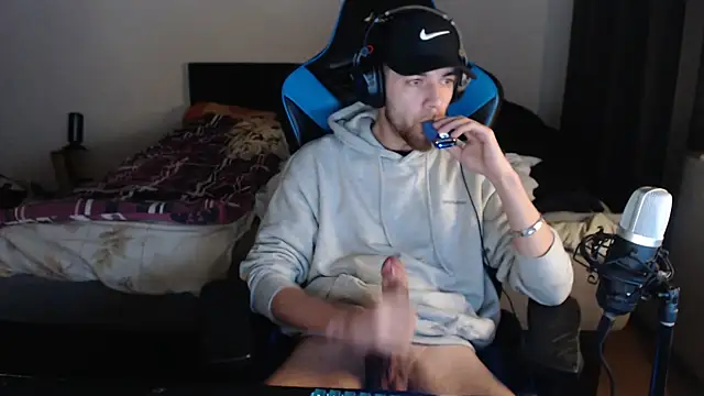 Snapshot of AlbanerYaro45 chatting on 12.11.24 AlbanerYaro45 online show from 12.11.24