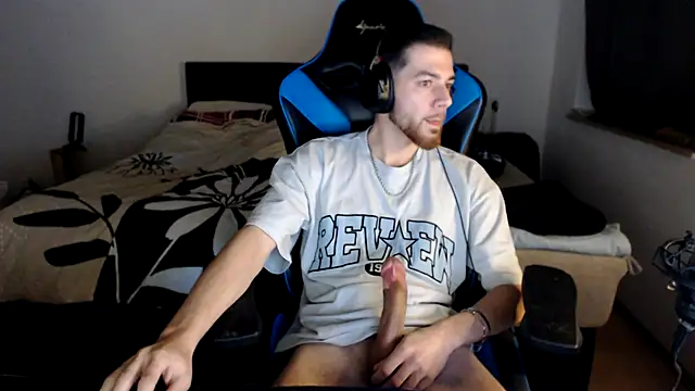 Snapshot of AlbanerYaro45 chatting on 12.26.24 AlbanerYaro45 online show from 12.26.24