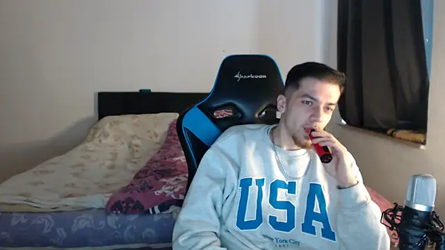 Snapshot of AlbanerYaro45 chatting on 01.10.25 AlbanerYaro45 online show from 01.10.25