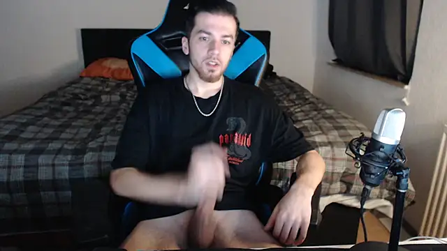 Snapshot of AlbanerYaro45 chatting on 01.24.25 AlbanerYaro45 online show from 01.24.25