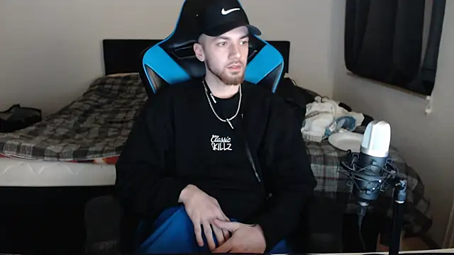 Snapshot of AlbanerYaro45 chatting on 03.13.25 AlbanerYaro45 online show from 03.13.25