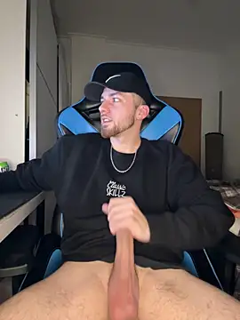 Snapshot of AlbanerYaro45 chatting on 03.20.25 AlbanerYaro45 online show from 03.20.25