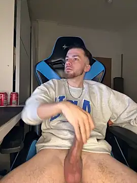 Snapshot of AlbanerYaro45 chatting on 03.21.25 AlbanerYaro45 online show from 03.21.25