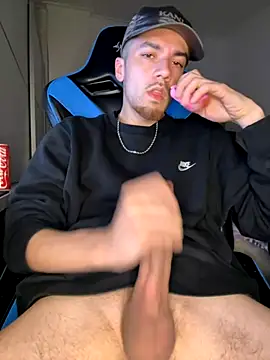 Snapshot of AlbanerYaro45 chatting on 09.23.25 AlbanerYaro45 online show from 09.23.25