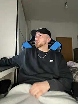 Snapshot of AlbanerYaro45 chatting on 04.05.26 AlbanerYaro45 online show from 04.05.26