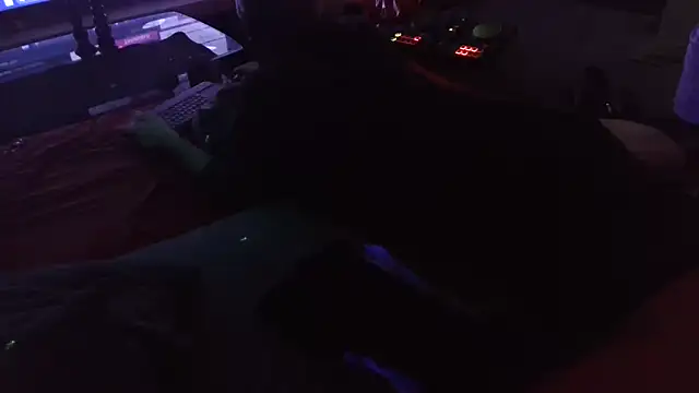 Snapshot of davidgntxxxxx chatting on 09.17.25 davidgntxxxxx online show from 09.17.25