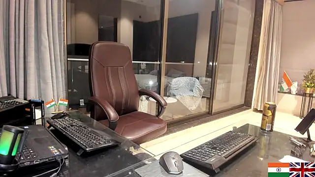 OnlineBossUK online show from 02.08.25