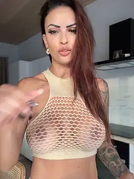 Snapshot of Helena_Karel chatting on 10.07.25 Helena Karel online show from 10.07.25