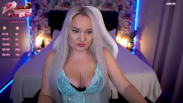 Snapshot of MissyMartinez chatting on 11.07.25 MissyMartinez online show from 11.07.25