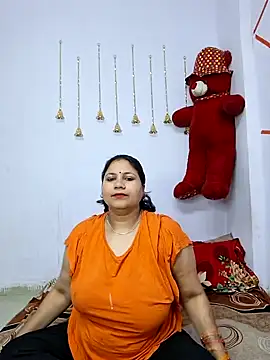 Snapshot of MOM-SUN-COUPLE chatting on 02.07.25 MOM-SUN-COUPLE online show from 02.07.25