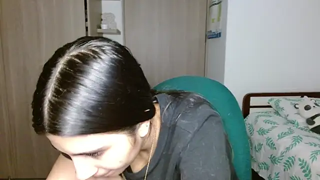 mia  lopez  online show from 12.18.25