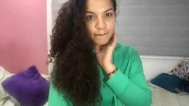 Snapshot of gatubelahot chatting on 09.24.25 gatubelahot online show from 09.24.25