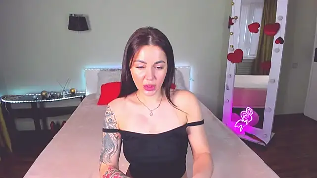 CrazyMilanka online show from 03.02.25