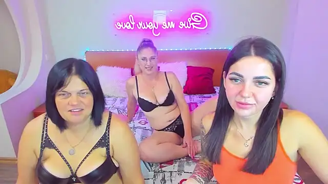 CrazyMilanka online show from 09.09.25