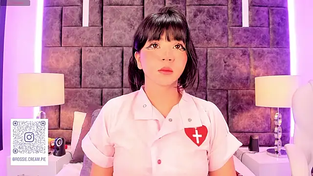 Snapshot of Petit-Rosse chatting on 02.23.25 Petit-Rosse online show from 02.23.25