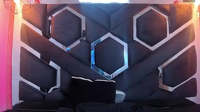 lilith nv online show from 02.15.25