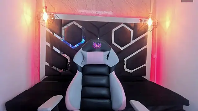 lilith nv online show from 02.22.25