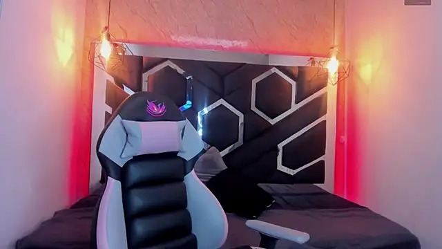 lilith nv online show from 03.10.25