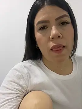 Snapshot of martina_contreras chatting on 12.25.24 martina contreras online show from 12.25.24