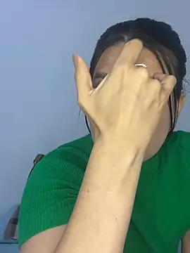 Snapshot of martina_contreras chatting on 12.28.24 martina contreras online show from 12.28.24