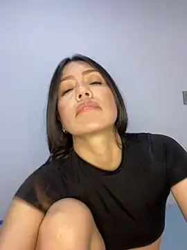 Snapshot of martina_contreras chatting on 12.30.24 martina contreras online show from 12.30.24