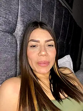 Snapshot of martina_contreras chatting on 10.29.25 martina contreras online show from 10.29.25