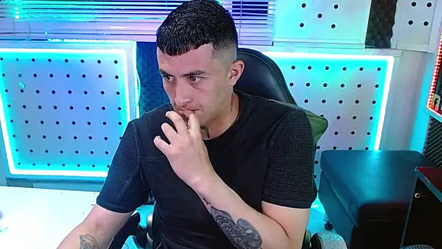 Snapshot of Darko0717 chatting on 02.22.26 Darko0717 online show from 02.22.26