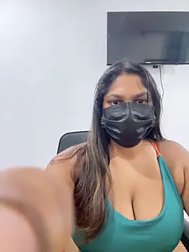 Snapshot of Black_Beauty997 chatting on 10.19.25 Black Beauty997 online show from 10.19.25