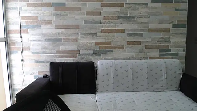 Snapshot of MommyMiaWs chatting on 10.07.25 MommyMiaWs online show from 10.07.25