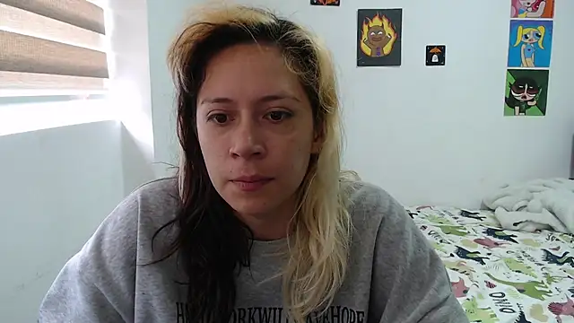 Snapshot of MommyMiaWs chatting on 10.13.25 MommyMiaWs online show from 10.13.25