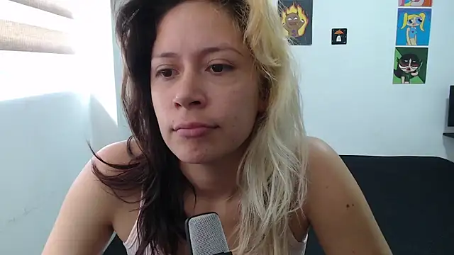 Snapshot of MommyMiaWs chatting on 10.14.25 MommyMiaWs online show from 10.14.25