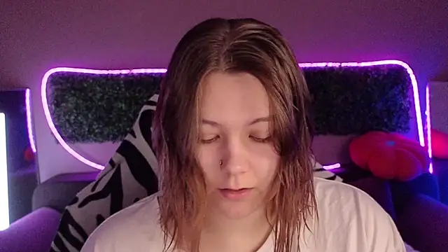 Snapshot of DjennaPalme chatting on 11.09.25 DjennaPalme online show from 11.09.25