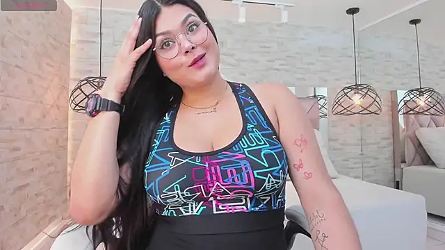 Snapshot of im_mou_ chatting on 02.10.25 im mou online show from 02.10.25