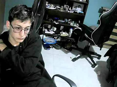 Snapshot of Jughead_16 chatting on 11.11.25 Jughead 16 online show from 11.11.25