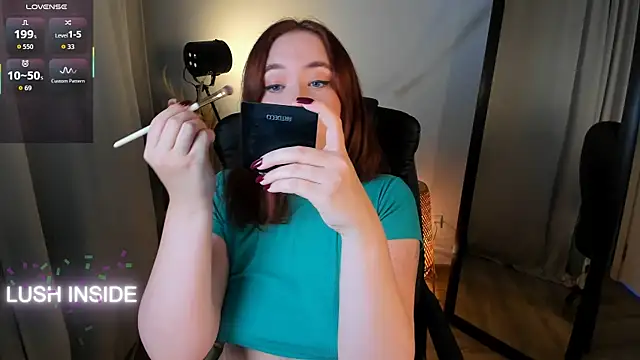 Pretty Alison online show from 11.05.25